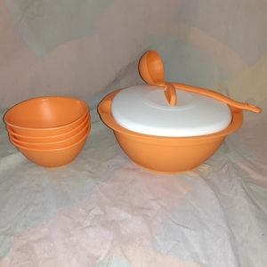 Legacy Soup Server Tupperware